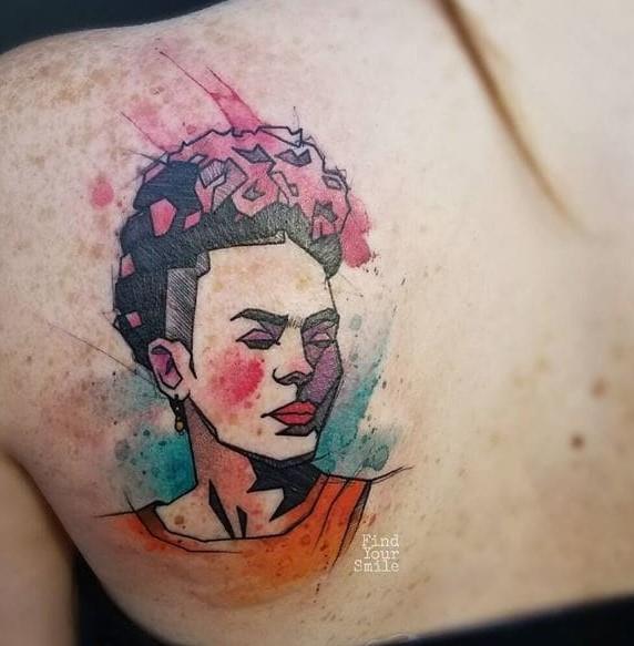 Un tatuaggio con il volto di Frida Kahlo - Tatuaggi acquarello, alcune fantastiche idee per i tuoi lavori