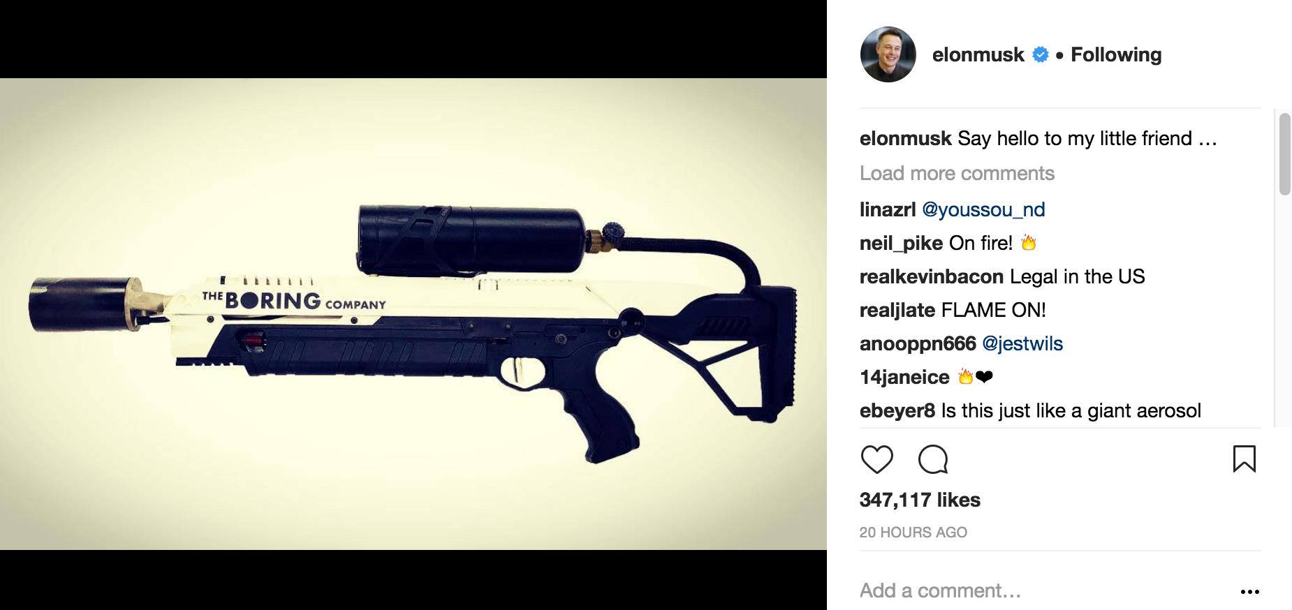 Il post di Instagram con il lanciafiamme di Elon Musk
