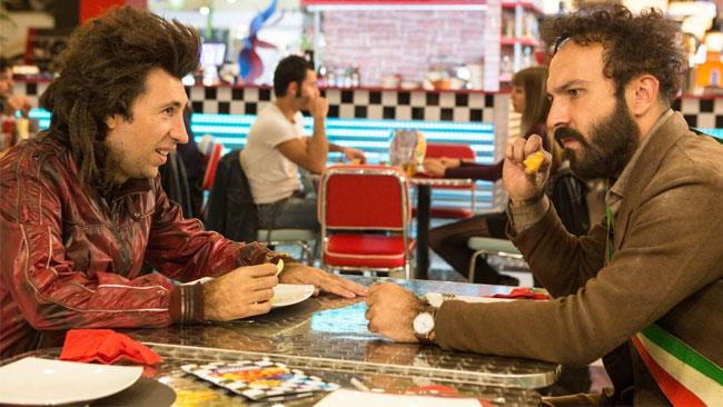 Omicidio all'italiana Herbert e Maccio Capatonda in una scena del film Omicidio all'Italiana