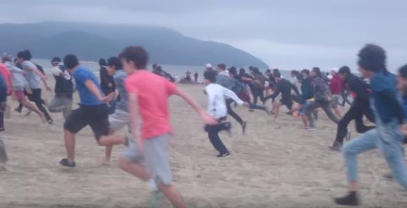 Naruto Run Fan riuniti per la Naruto Run