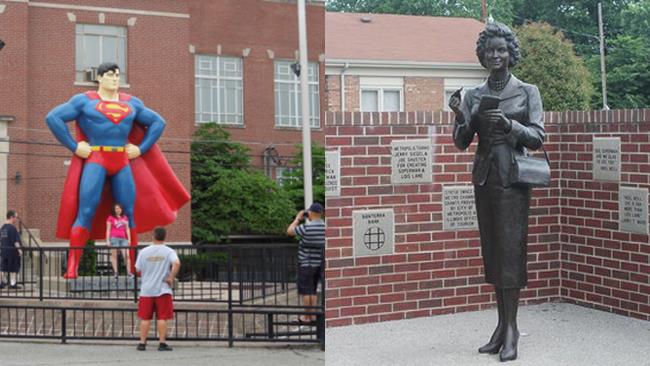 Le statue di Superman e Lois Lane