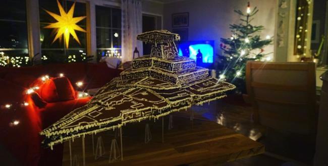 Star Wars: lo Star Destroyer gigante di pan di zenzero è servito! Lo Star Destroyer di pan di zenzero