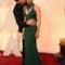 John Travolta bacia Scarlett Johansson agli Oscar 2015