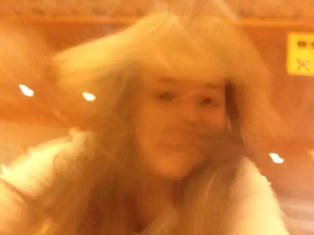 Selfie con la testa in movimento dal Giappone