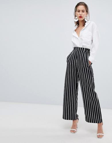 Pantaloni a righe con fondo ampio