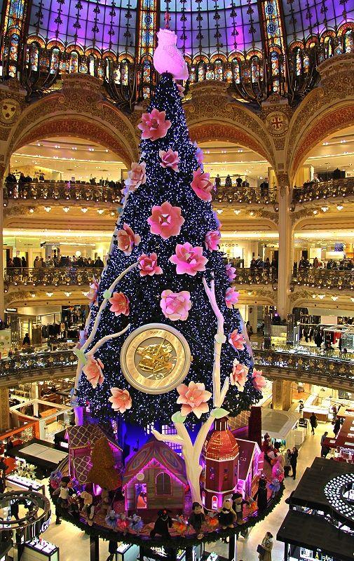 Albero di Parigi Albero di Natale alle Galeries La Fayette