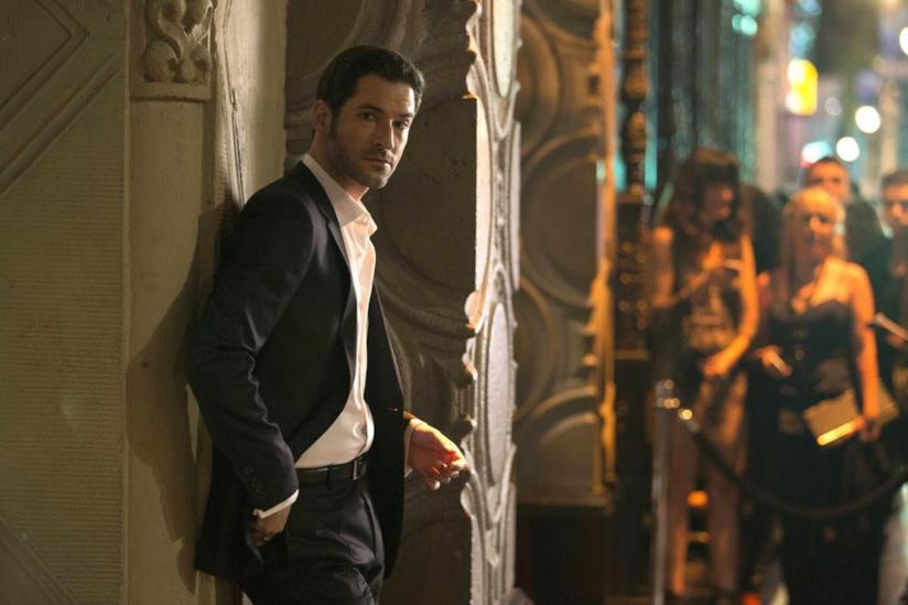 Tom Ellis nel pilot di Lucifer Tom Ellis nel primo episodio di Lucifer