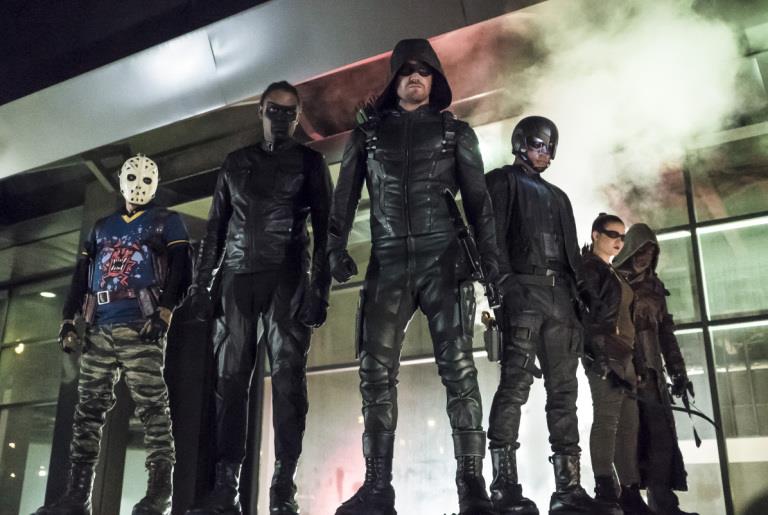 Arrow chiude con la prossima ottava stagione Una scena di Arrow che chiude con la prossima stagione