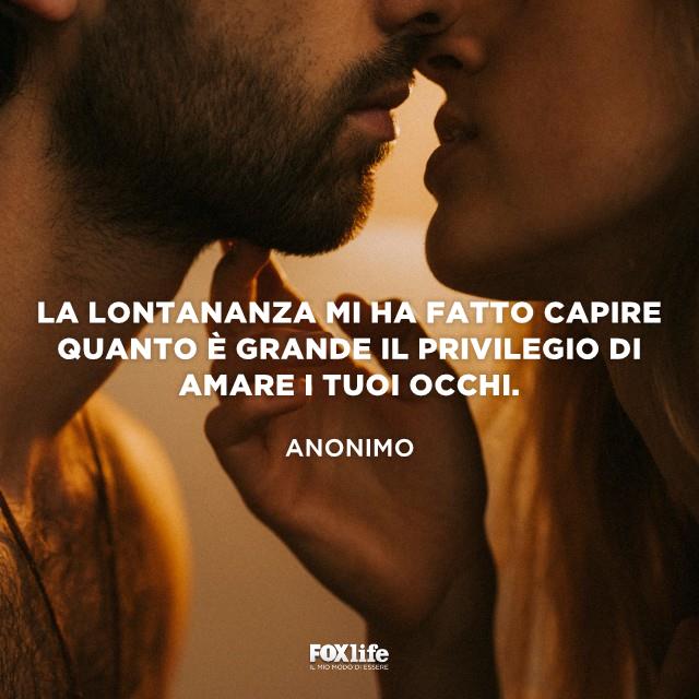Citazione di un anonimo Ragazzo e ragazza pronti a baciarsi