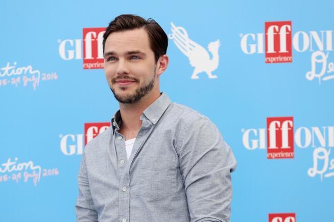 Nicholas Hoult e la fidanzata Bryana Holly sono diventati genitori Nicholas Hoult e Bryana Holly