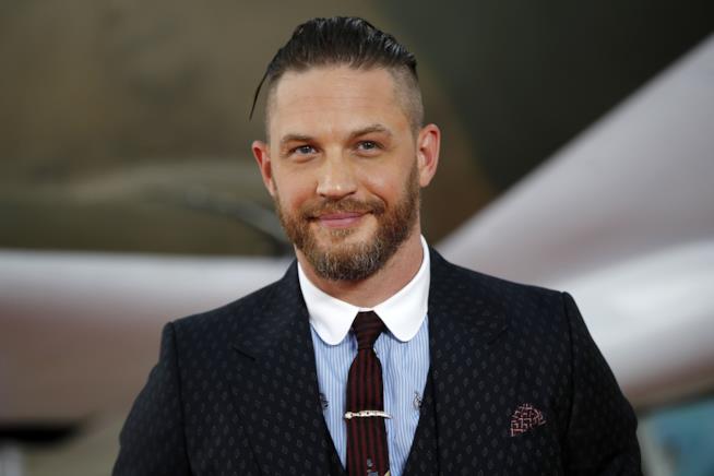È uscita la prima immagine di Venom con un Tom Hardy bello e assorto Tom Hardy ad un evento pubblico