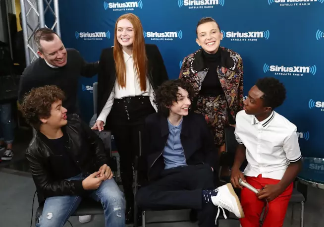 Il cast di Stranger Things si traveste per Halloween Il cast di Stranger Things