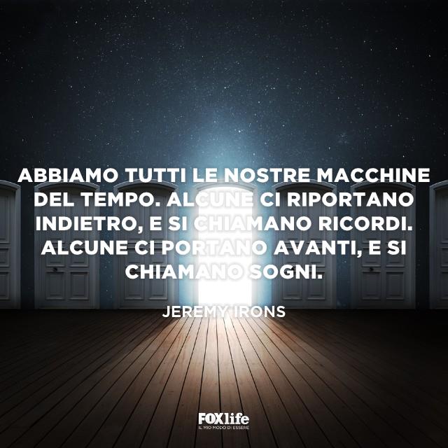 Citazione Irons Piano con porte chiuse tranne una