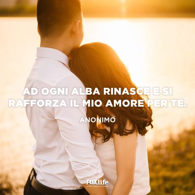 Frase alba coppia Coppia assiste alla nascita dell'alba