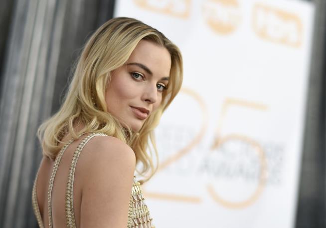 Margot Robbie: come fa a tenersi in forma e quali sono i suoi segreti di bellezza Margot Robbie