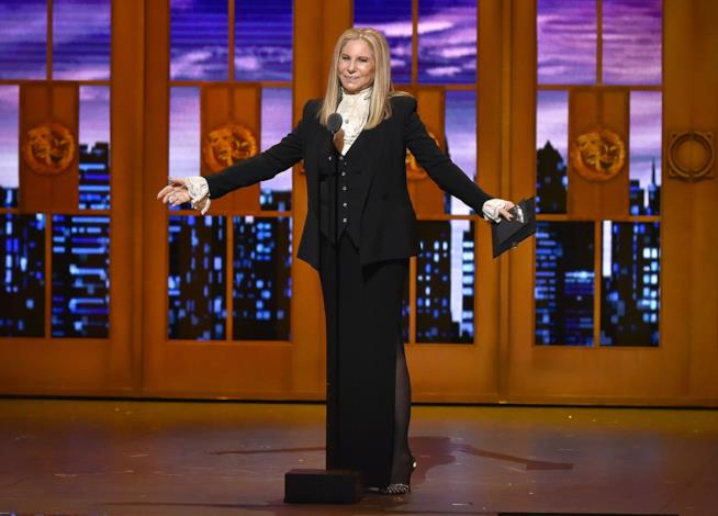 Nuovo album live per Barbra Streisand che l’8 dicembre pubblica The Music..The Mem’ries...The Magic! Il nuovo album live di Barbra Streisand