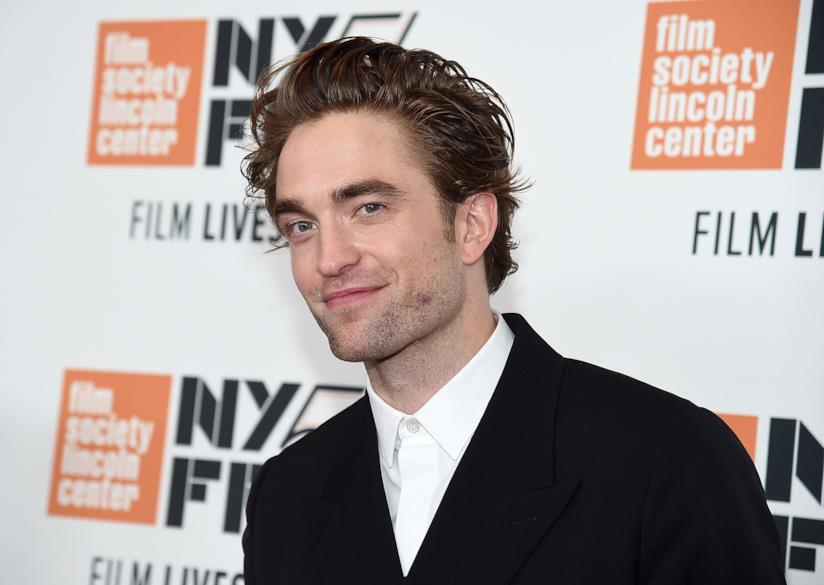 Robert Pattinson sfila sul red carpet di High Life con i bermuda Robert Pattinson