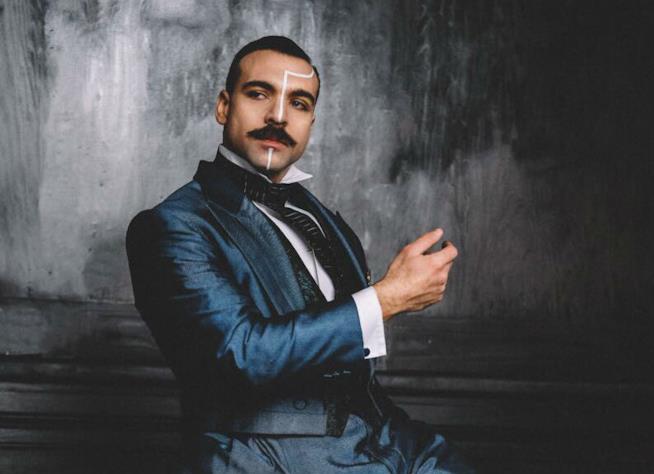 Intervista all'attore e performer Jonathan Redavid, nel cast di The Greatest Showman Jonathan Redavid in un servizio fotografico