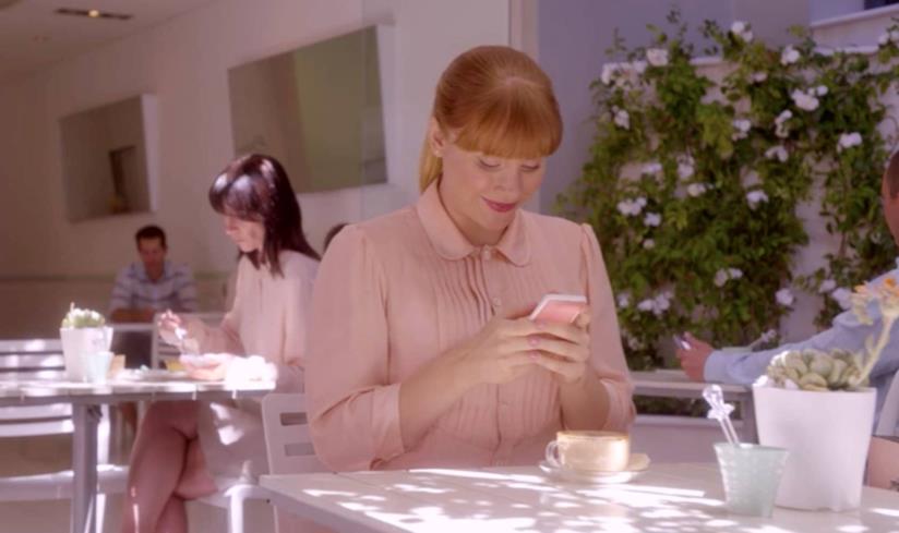 Il gioco di Black Mirror è arrivato Una scena di Nosedive