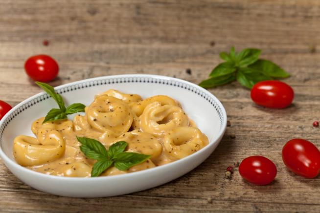 Pasta con gorgonzola e noci: la ricetta con i ravioli vegetariani Pasta con gorgonzola e noci