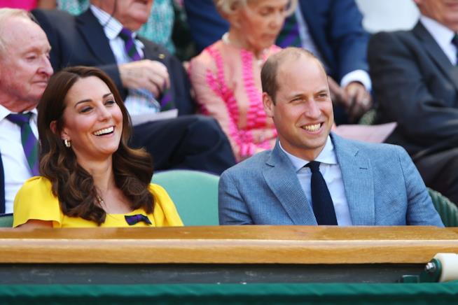 Il Principe William prende in giro Kate Middleton: è gelosa perché lui viaggia senza figli Kate Middleton e il Principe William