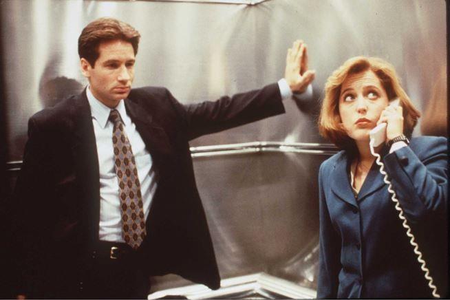David Duchovny e Gillian Anderson in X-Files David Duchovny e Gillian Anderson in una scena diX-Files