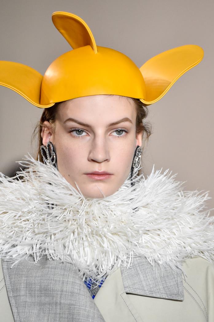 Loewe Paris Fashion Week Il copricapo di Loewe Paris Fashion Week