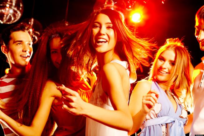 Molestie sessuali sulle donne, in Svizzera introdotto un codice segreto per chiedere aiuto La molestia è ovunque, anche in un bar