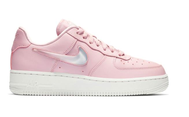 Nike Air Force in rosa Un'immagine della sneaker Nike Air Force