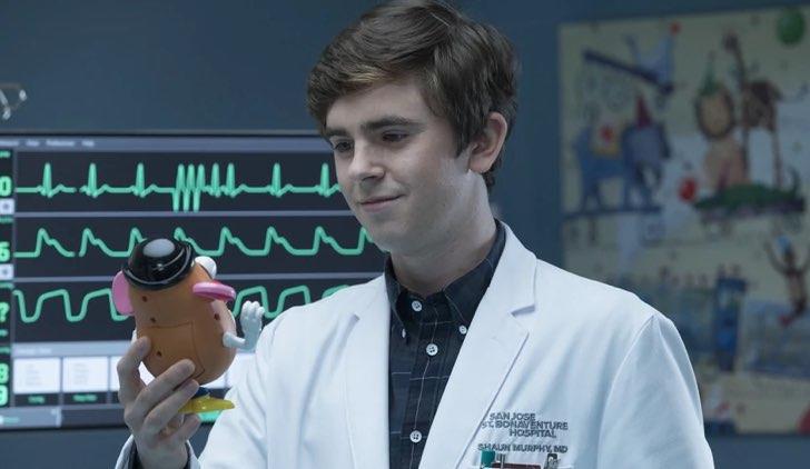 The Good Doctor: un'immagine di Shaun nella prima stagione Un'immagine di Shaun nella prima stagione di The Good Doctor