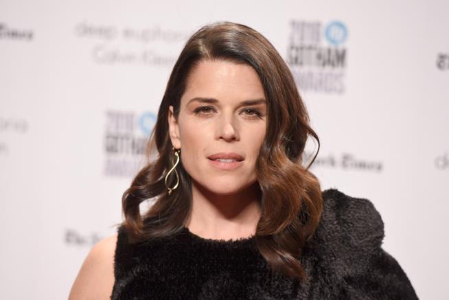 Neve Campbell ha adottato un bambino e non potrebbe essere più felice Neve Campbell