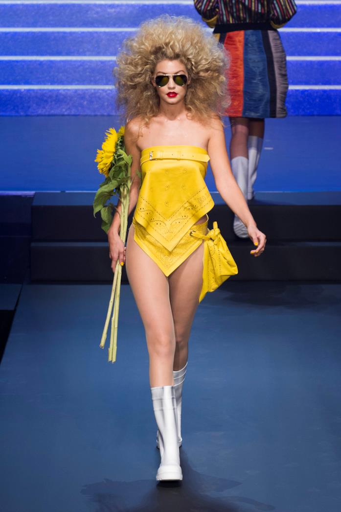 Gigi Hadid - sfilate Gigi Hadid sfila per Gaultier