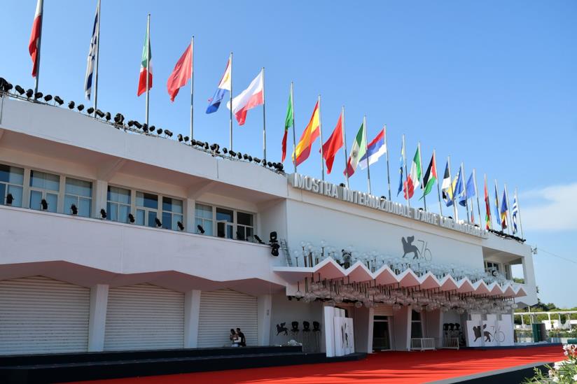 Mostra del Cinema Il red carpet e la facciata del Palazzo del Cinema del Lido di Venezia