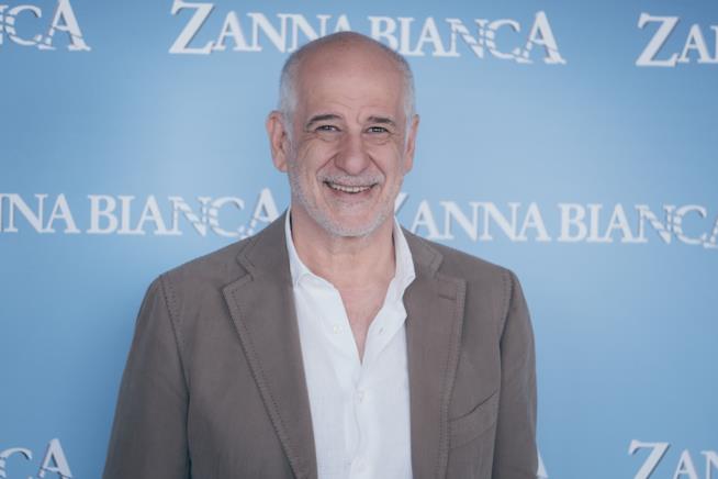 L'intervista a Toni Servillo per il film Zanna Bianca Toni Servillo al photocall di Zanna Bianca