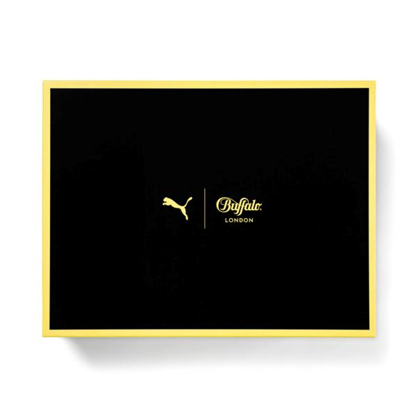 Packaging Puma x Buffalo Scatola nera con loghi Buffalo London e logo Puma