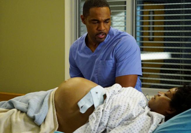 La recensione all'episodio 12x18 di Grey's Anatomy "Una linea sottile sottile" Ben mentre è in procinto di effettuare il cesareo sulla paziente Gretchen
