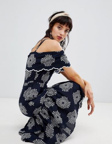 Vestito midi con scollo a barca