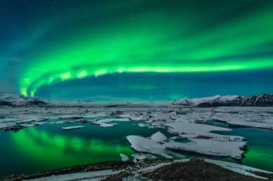 Tour a caccia di aurore boreali sulle spiagge dell'Islanda