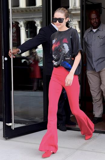 Gigi Hadid Gigi Hadid e il look geek
