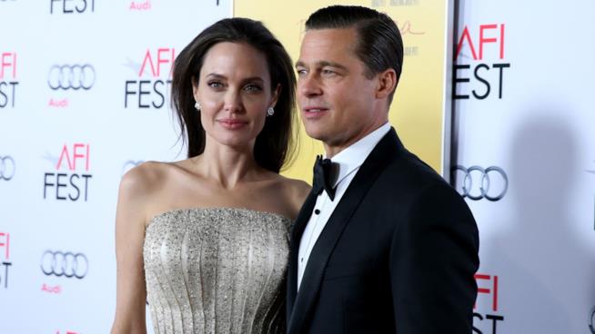 Angelina Jolie e Brad Pitt insieme nel 2015 L'attrice Angelina Jolie insieme al suo ex marito Brad Pitt nel 2015
