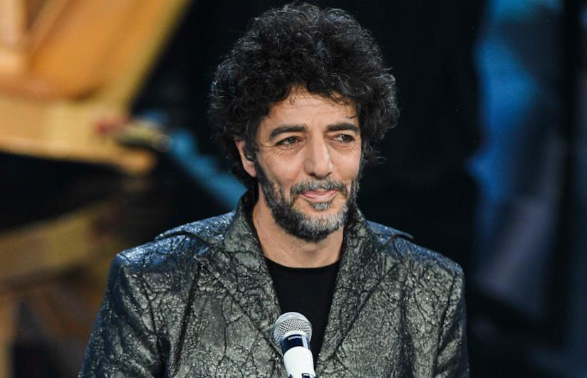 Il testo e l'esibizione di Max Gazzè a Sanremo 2018 L'esibizione di Max Gazzè a Sanremo 2018