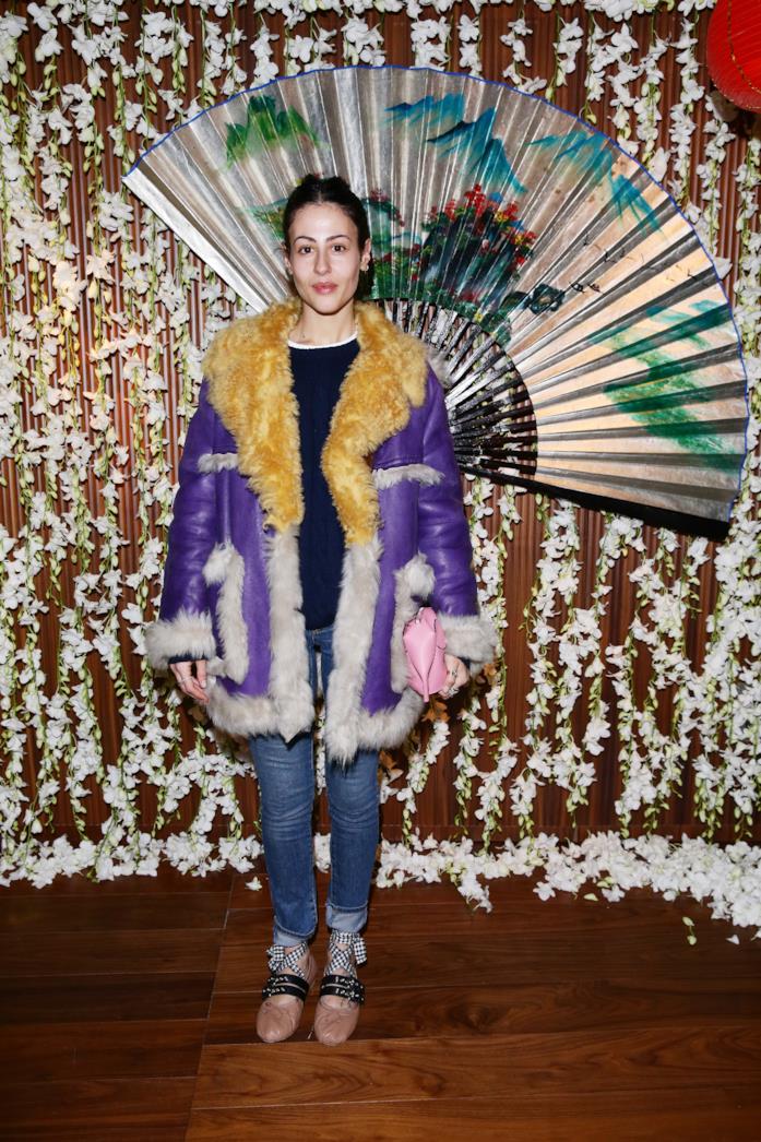 Gilda Ambrosio sfoggia un look super casual con jeans e ballerine Gilda Ambrosio indossa un look super casual con jeans e ballerine