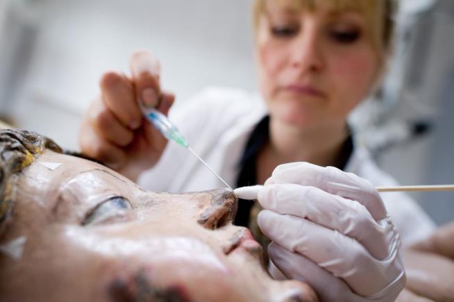 8 mamme su 10 si sentono in colpa per il proprio lavoro. Una donna al lavoro.