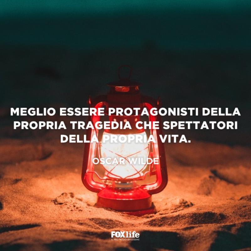 Frase protagonisti della vita Lanterna in spiaggia
