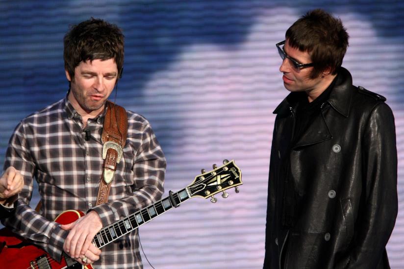 Noel Gallagher: "Volevo bene a mia madre, ma poi ha partorito Liam" Noel e Liam Gallagher