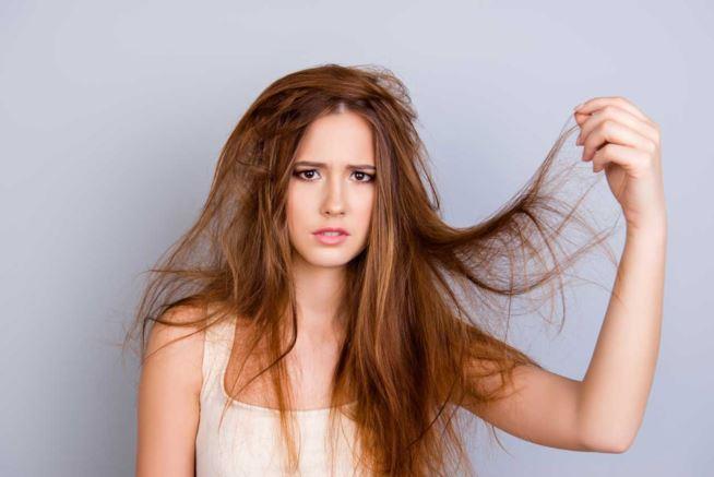 Capelli castani Capelli lisci secchi