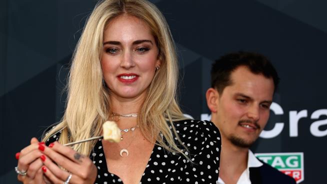 Chiara Ferragni cucina la pasta Chiara Ferragni in primo piano