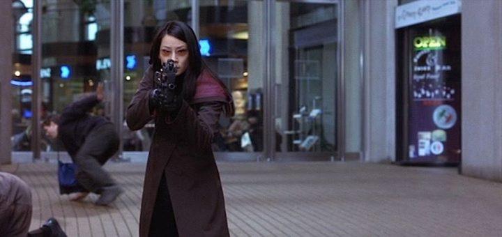 Lucy Liu è Sever nel film Ballistic, ruolo immaginato per un uomo Una immagine del film Ballistic con Lucy Liu e Antonio Banderas