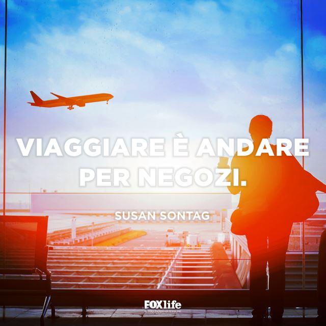Frase Sontag Persona in penombra all'aeroporto