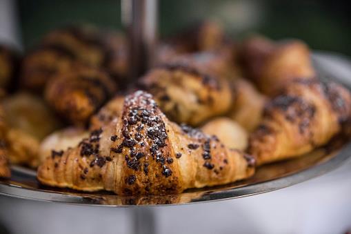 Brioche con gocce di cioccolato Brioche al cioccolato
